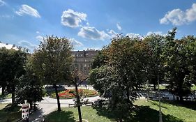 Avenue Apart